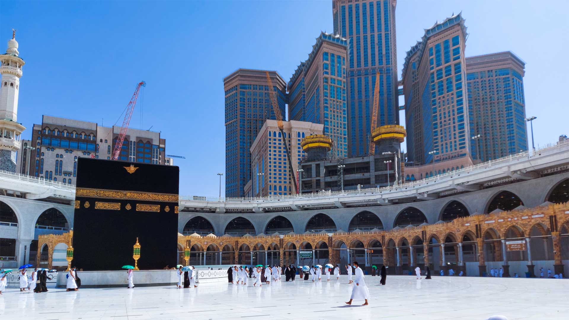 pilgrims-in-kaaba-in-macca-al-haram-umrah-covid-HDZ2JXZ.jpg